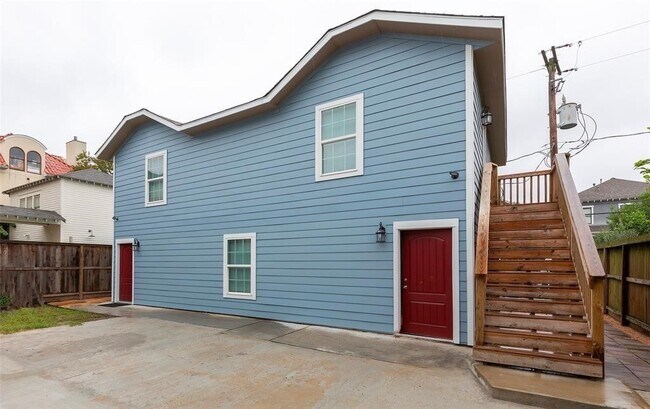 Building Photo - 640 Columbia St