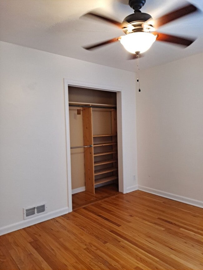 Building Photo - ALL PROSPECTIVE TENANTS MUST SUBMIT A $58 NON-REFUNDABLE APPLICATION FEE PER APPLICANT ONLINE AND...