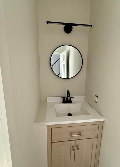 Building Photo - 613 South St