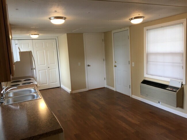 Building Photo - 1 bedroom 1 bath