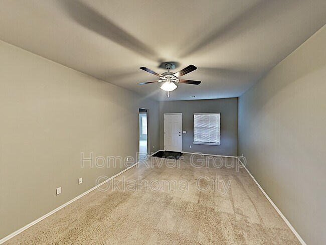 Building Photo - 2416 Canyon Creek Dr