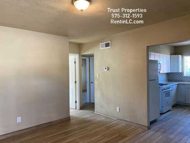 Building Photo - 217 N San Pedro St