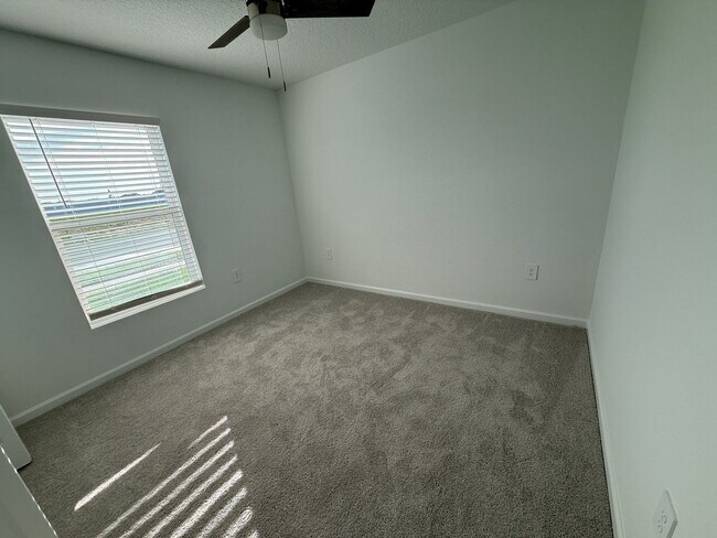 Building Photo - HAINES CITY: 3 Bed/2 Bath/2 Car Garage SFH...