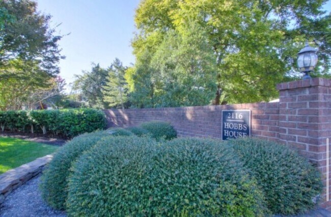Building Photo - 2116 Hobbs Rd
