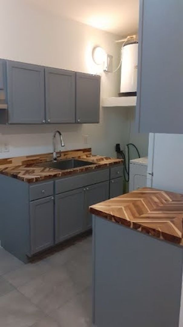 Building Photo - Sarasota Studio Apartment