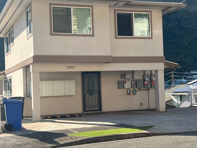 Building Photo - 2052 10th Ave