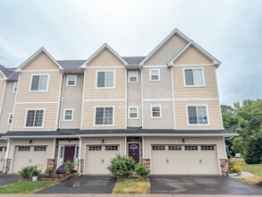 Building Photo - 219 Pepin Pl
