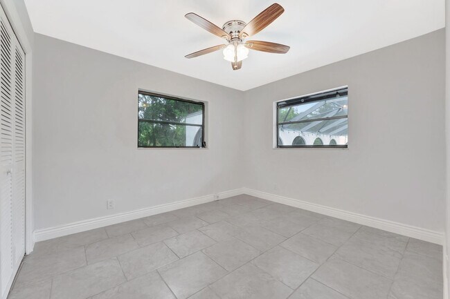 Building Photo - 10251 NW 39th Ct