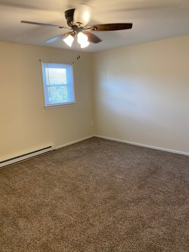 Building Photo - 480 Berkshire Ln