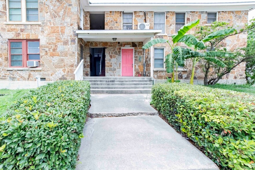 Building Photo - 2702 Swantner St
