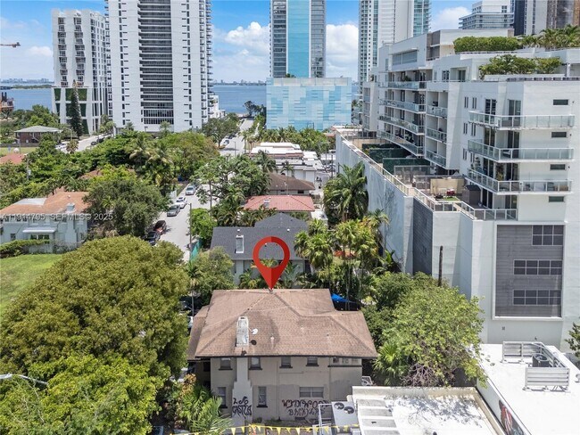 Building Photo - 314 NE 26th Terrace