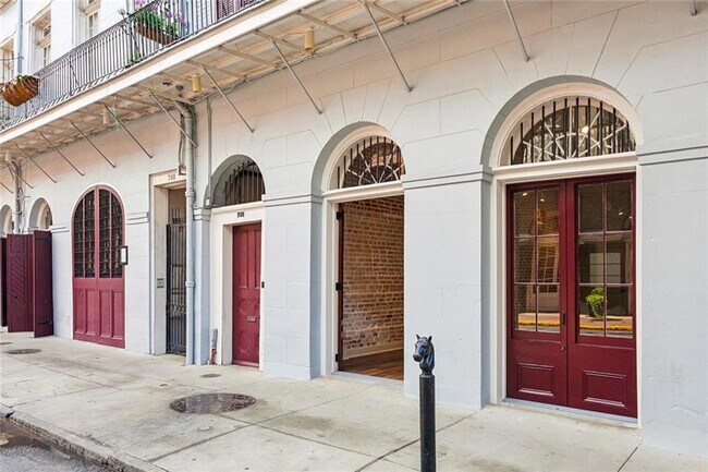 Building Photo - 710 Orleans St