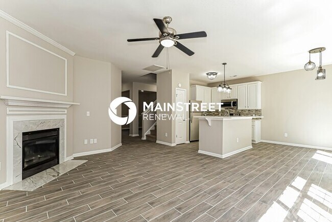 Building Photo - 4 Bedroom Pet-Friendly Home in CHARLOTTE, NC with Main Street Renewal