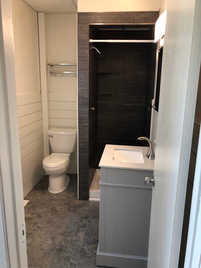 Bathroom - 517 Iowa Ave