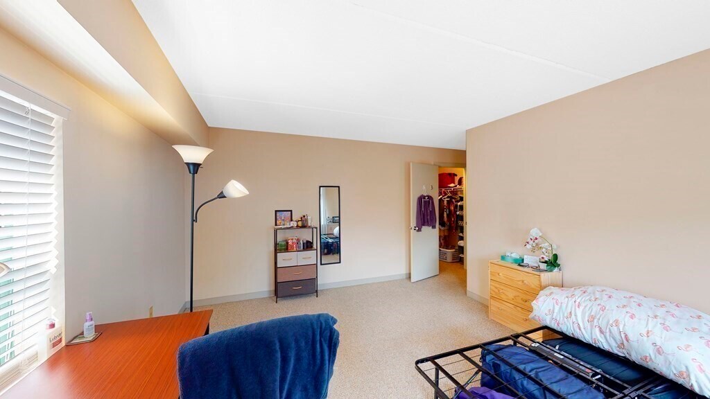 Building Photo - 137 Peterborough St