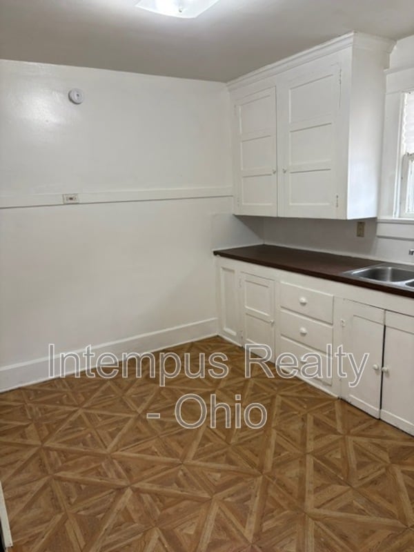 Building Photo - 54 Halls Heights Ave