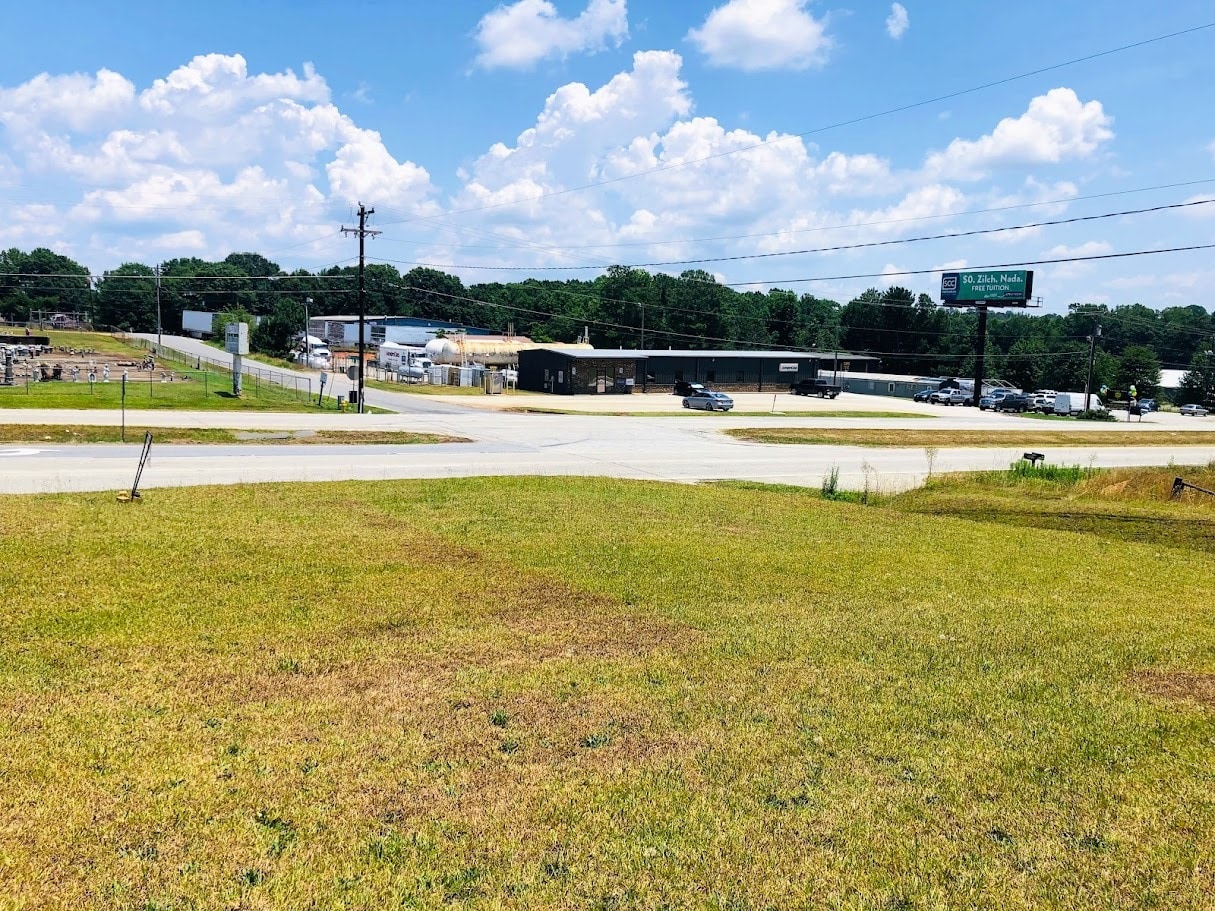 Building Photo - 8897 Asheville Hwy