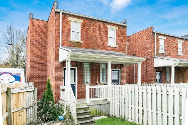 Building Photo - Available Now!!! Newly Renovated Merion Vi...