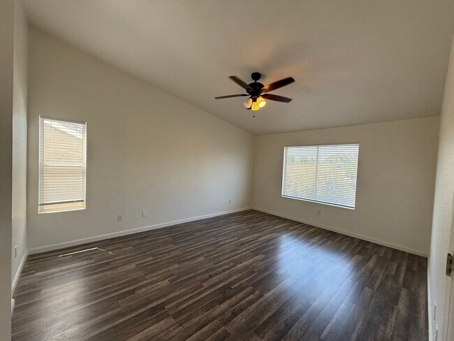 Building Photo - 4-bedroom two story home in Sylvan School ...