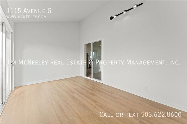 Building Photo - 1115 Avenue G