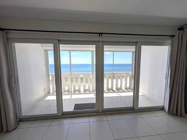 Building Photo - 1012 N Ocean Blvd