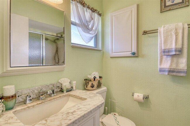 Building Photo - 2308 Waterbluff Pl