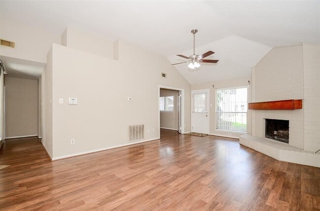 Building Photo - 1807 Trendwest Dr