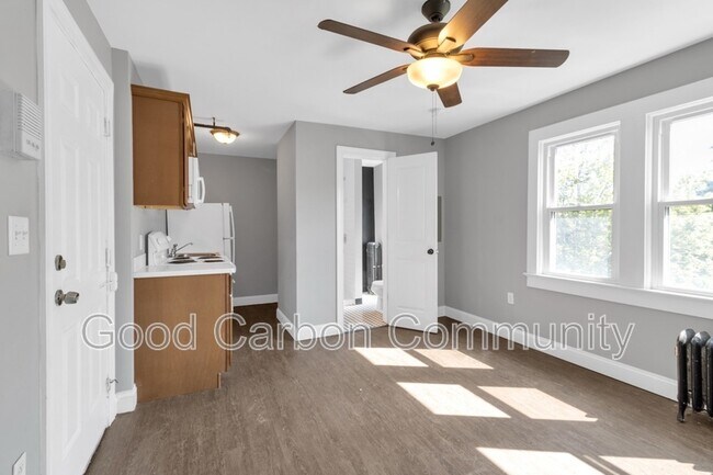 Building Photo - 618 Elmwood Ave