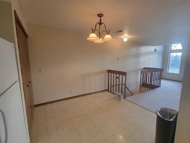 Building Photo - 916 Monroe St