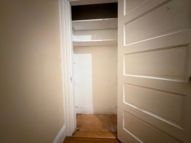 Building Photo - 90 Vernon St