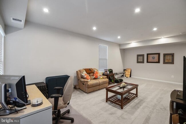 Building Photo - 7843 Otterbein Way