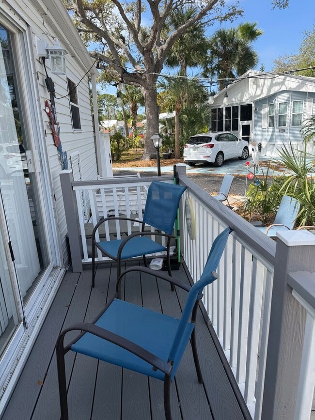 Building Photo - Mobile Home in Sarasota Lakes and Rv