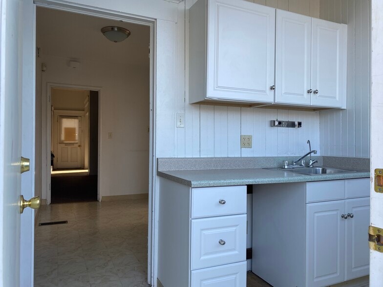 Building Photo - 307 E Ocean Ave