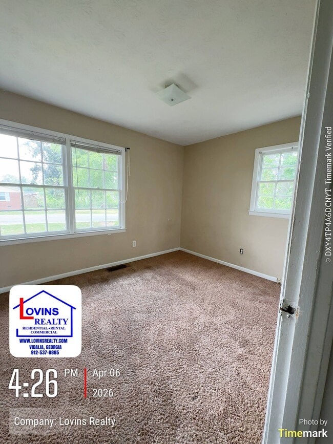 Building Photo - 714 Winona St