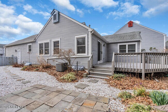 Building Photo - 30 Turnberry Cir