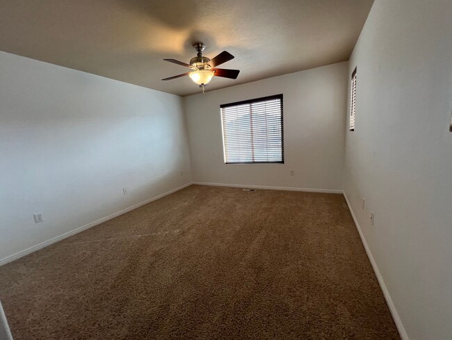 Building Photo - Stansbury Park Townhome with 3 Bedrooms