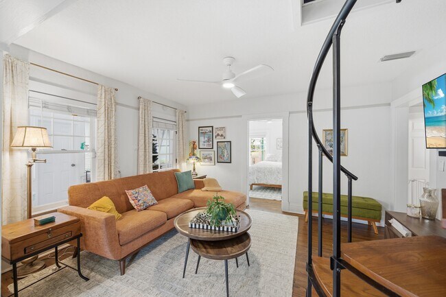 Building Photo - 117 S Palmway