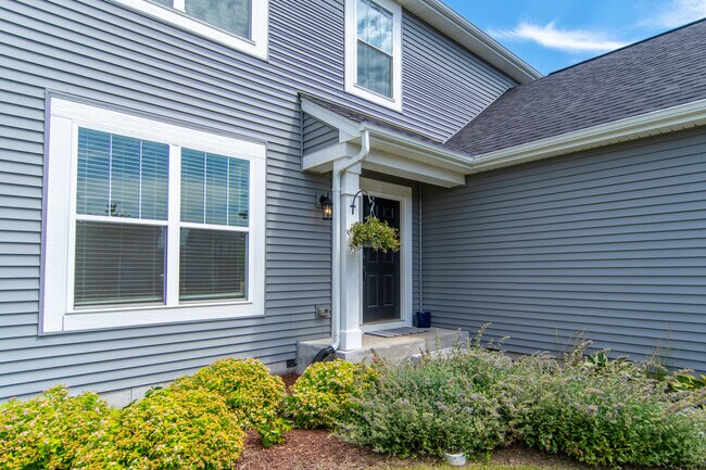 Building Photo - 26107 White Oak Trail
