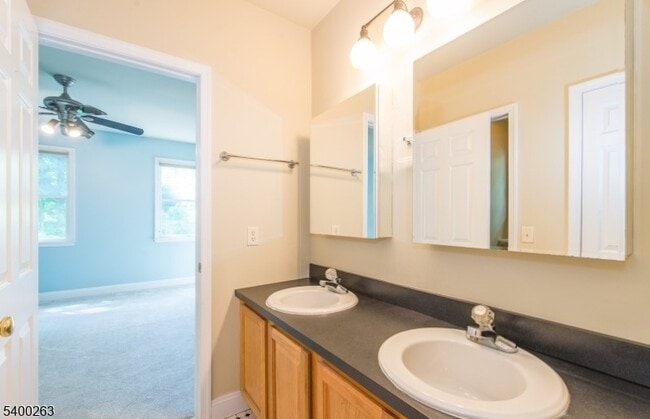 Building Photo - 46 Phoenix Ave