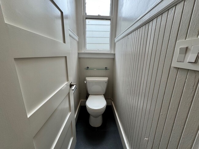 Building Photo - 523 Natoma St