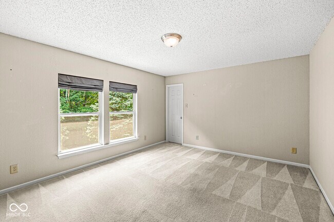 Building Photo - 5641 Buck Dr