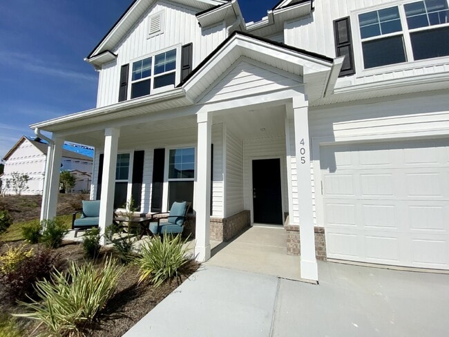 Building Photo - Malind Bluff, Five Bedroom Home!