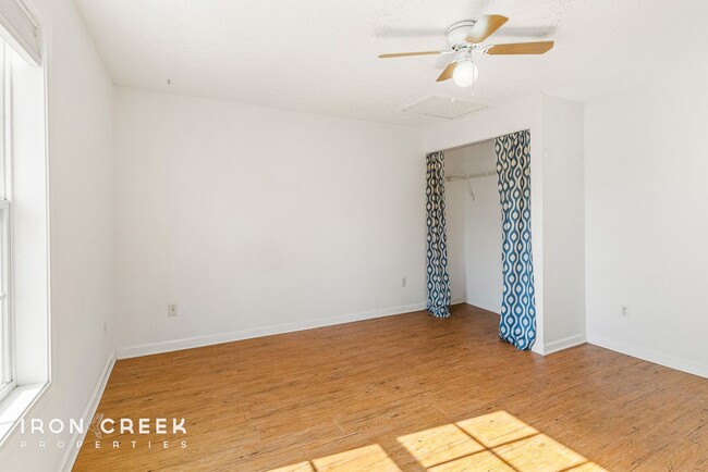 Building Photo - Charming 2-Bedroom Duplex in East Asheville