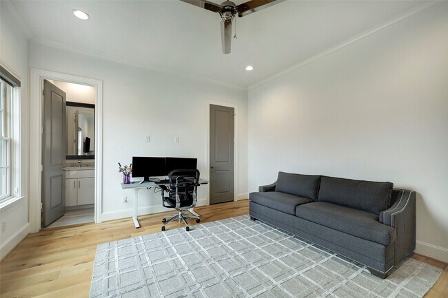 Building Photo - 1147 Castellina Ln