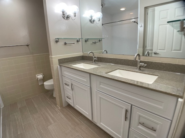 Building Photo - Duplex in North Peoria