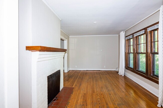 Building Photo - 1116 Wells St