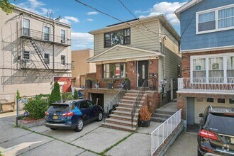 Building Photo - 11-15 Linden Ave