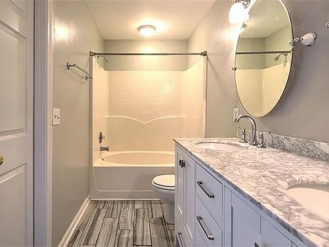 Building Photo - Location, Location!