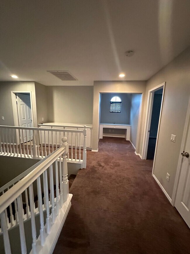 Building Photo - Nice Home For Rent