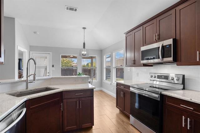 Building Photo - 144 Price Cir